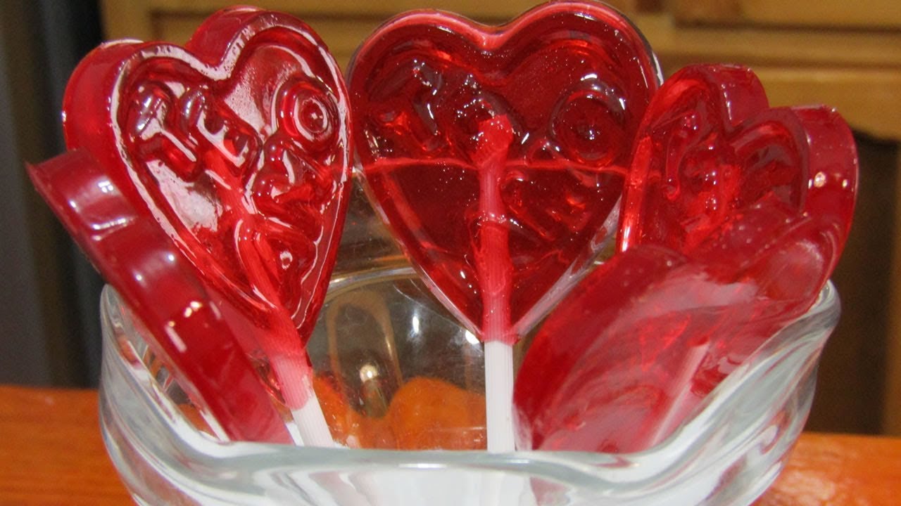 la cantidad de paletas de caramelo y su costo