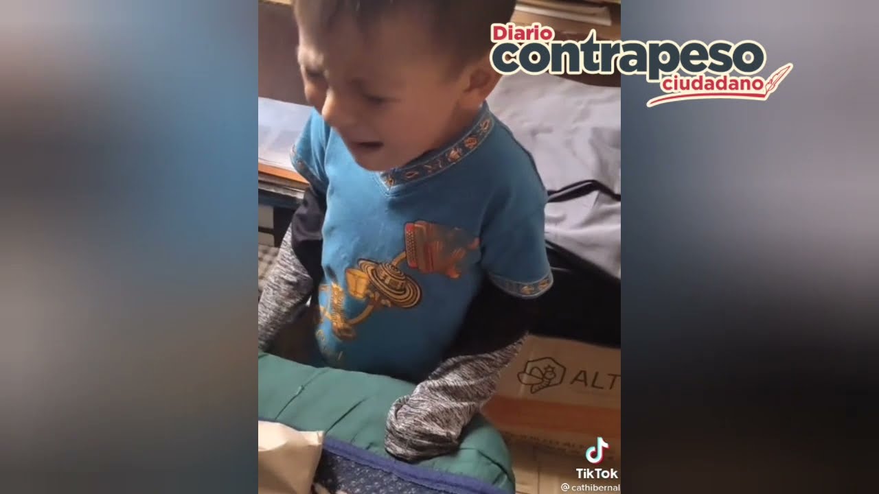 lleva regalos a los niños que se han portado bien